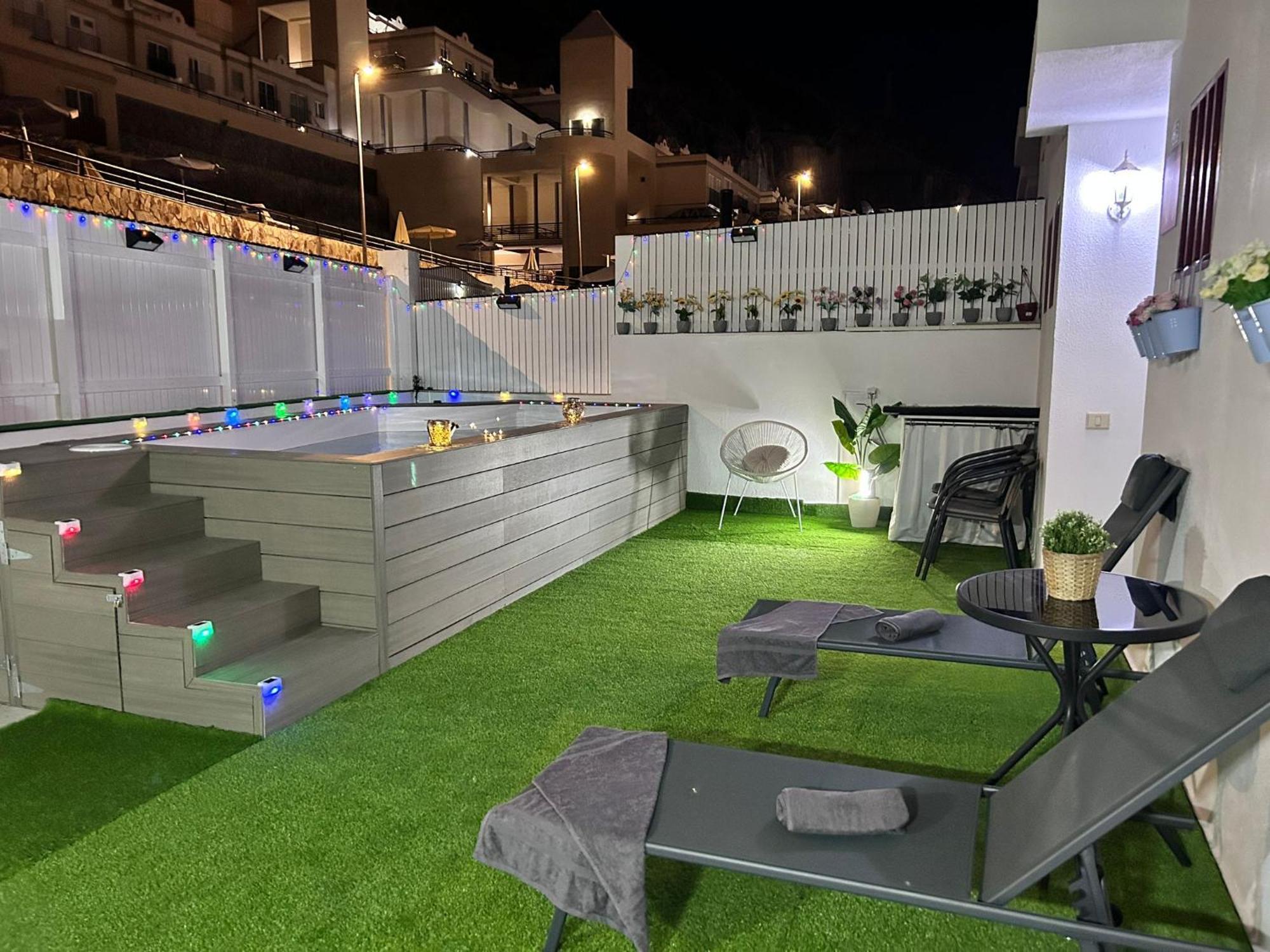 Big Villa Puerto Rico With Heated Saltwater Jacuzzi Pool & Bbq & Private Parking Exterior foto